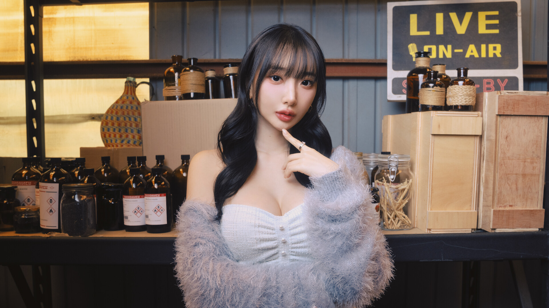 图片[3]-电脑游戏《末日降临！被美女们关进避难所!?》 一款末日废土背景下的真人影像互动恋爱悬疑游戏 电脑端资源下载-山海之花 - 宝藏星球屋