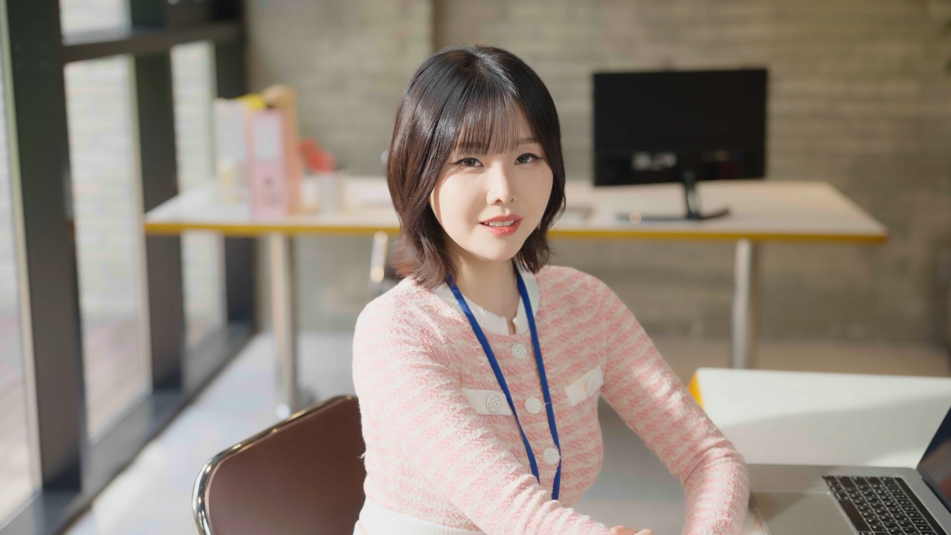 图片[4]-电脑游戏《嘘，美女拍摄中》 一款结合了真人影像与第一人称视角的恋爱模拟游戏 电脑端资源下载-山海之花 - 宝藏星球屋